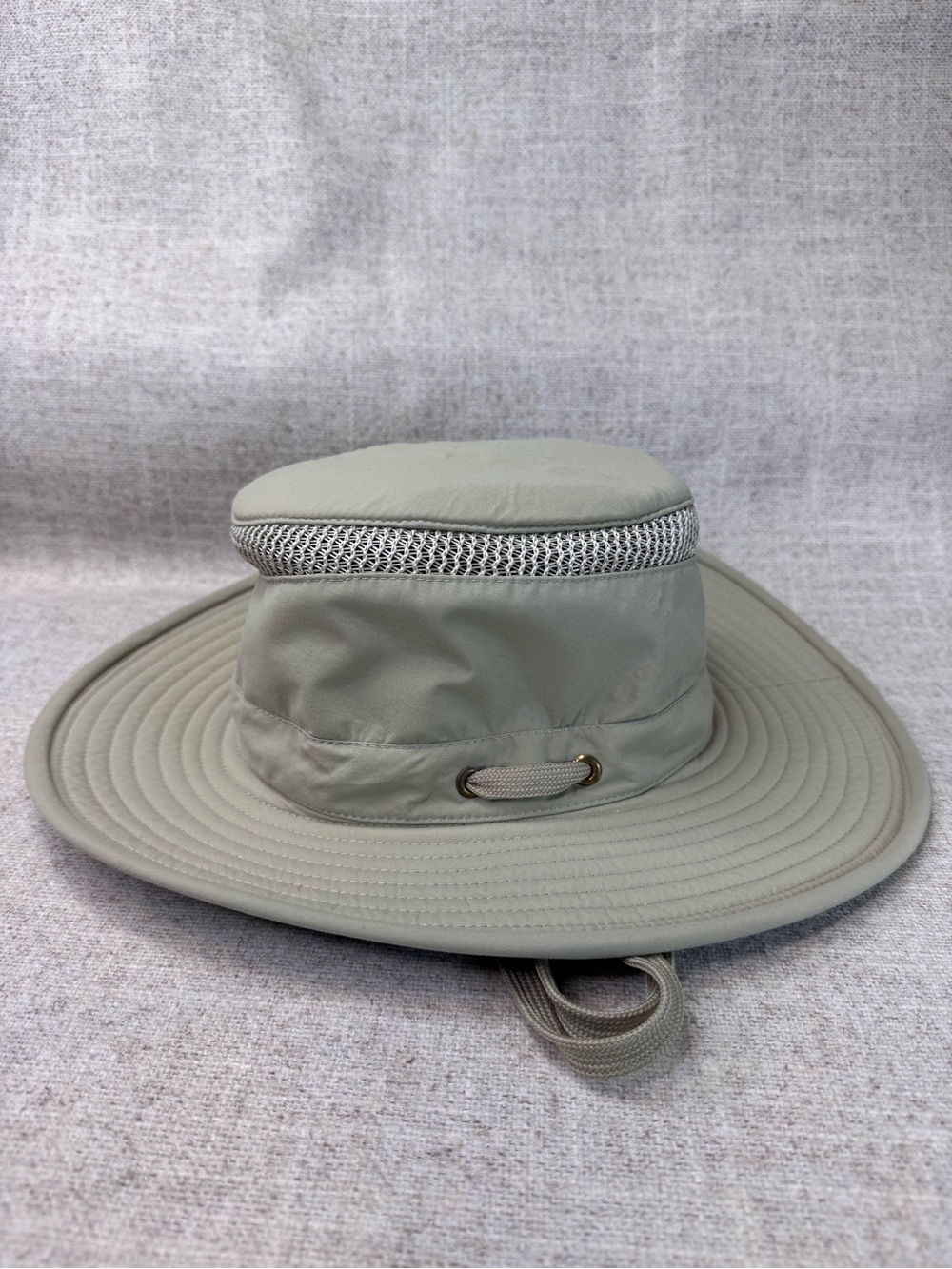 Tilley Hat Airflow Khaki Tan Cotton Duck sun hat made in Canada, Sz 7, 22”, LTM6